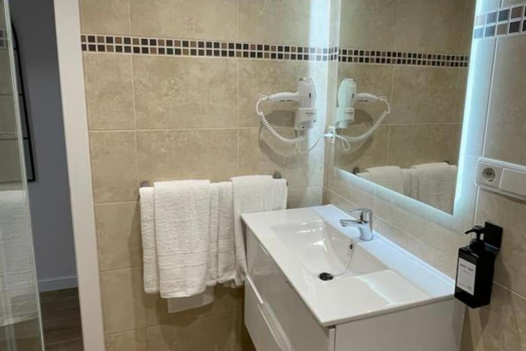 Apartamento Centrico Junto Al Mar Estepona Buitenkant foto